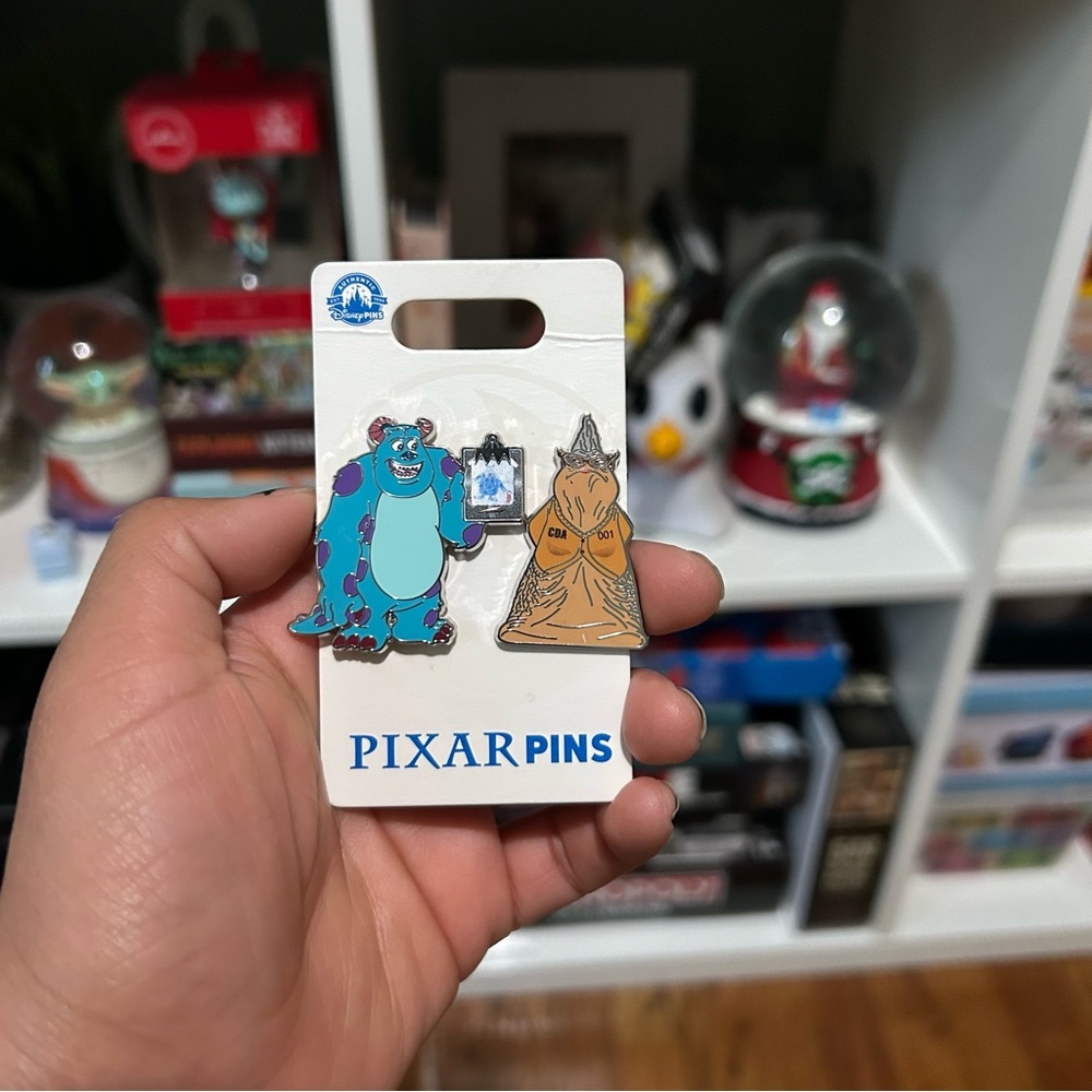 Monsters Inc. Sulley and Roz Pin Set - Picture 1 of 2